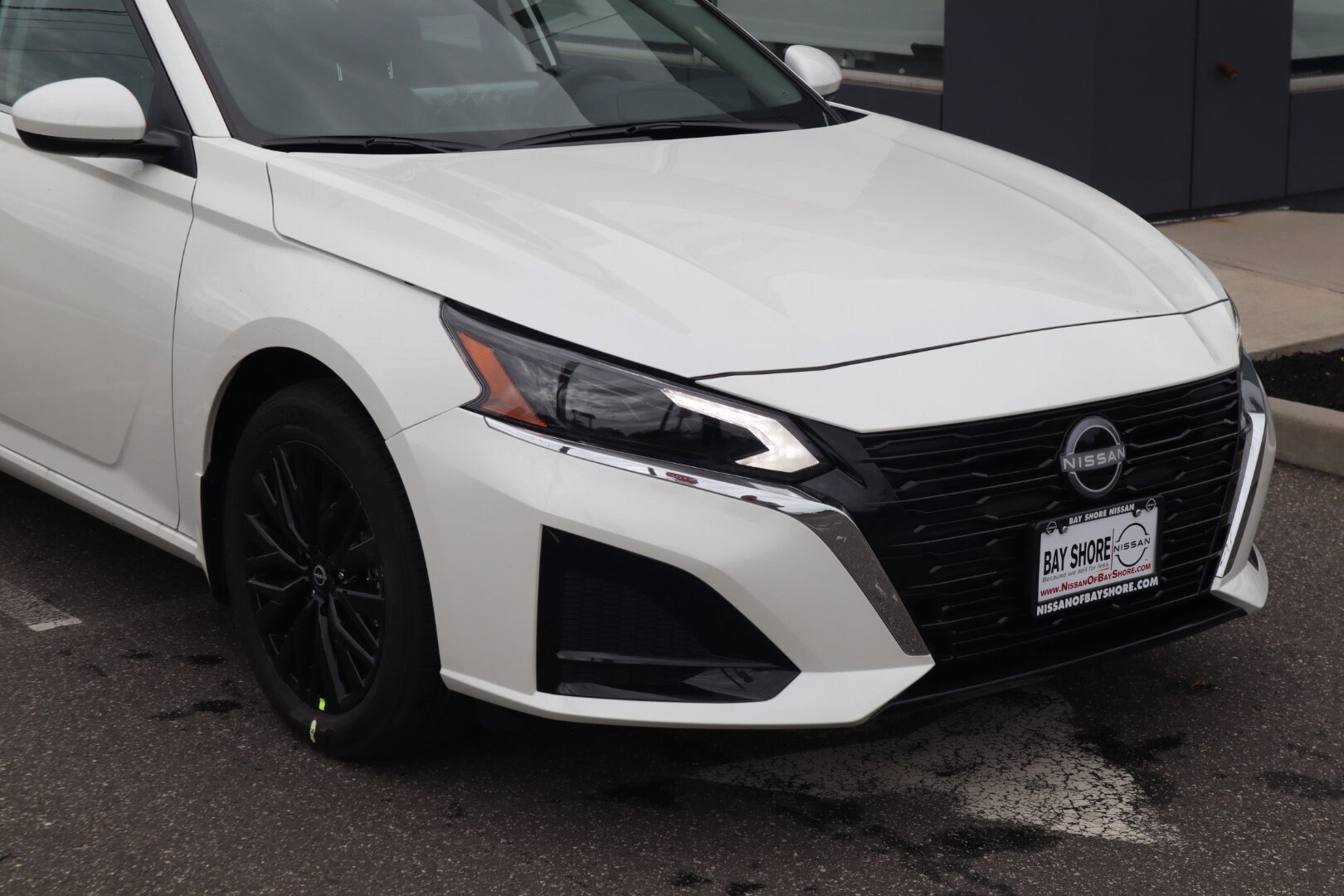 2025 Nissan Altima SV photo 2