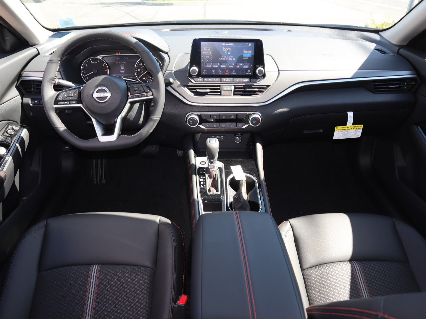 2025 Nissan Altima SR - Photo 16