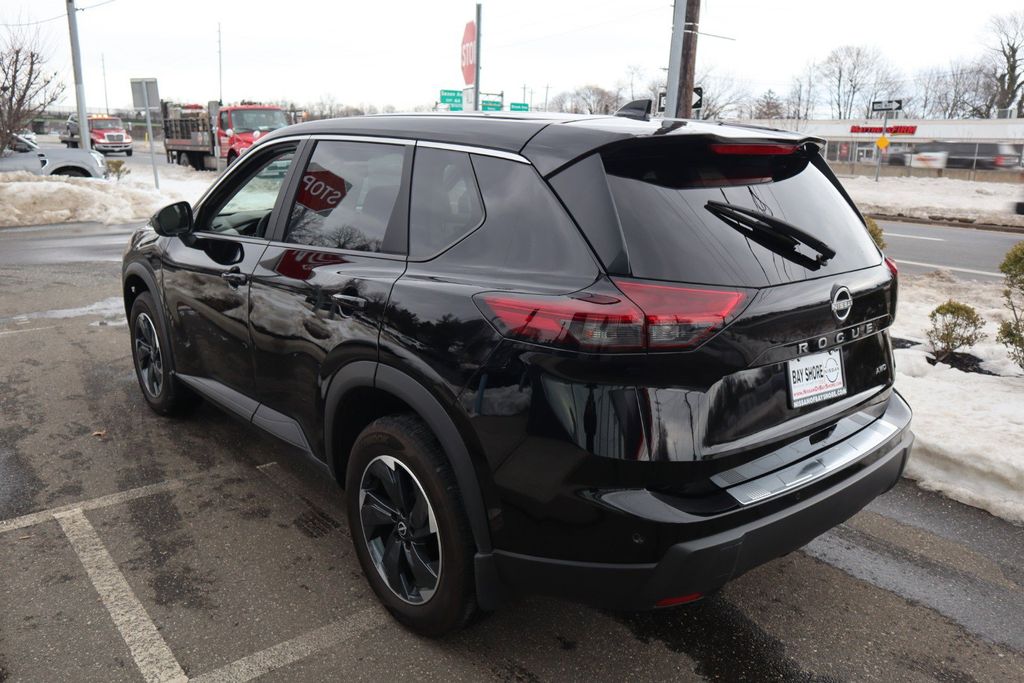 2025 Nissan Rogue SV - Photo 7