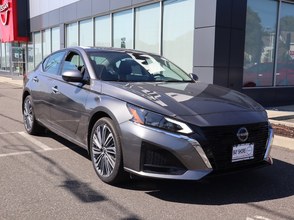 New 2025 Nissan Altima SL Sedan