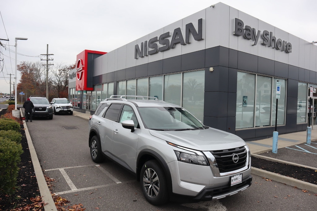 New 2025 Nissan Pathfinder SL SUV