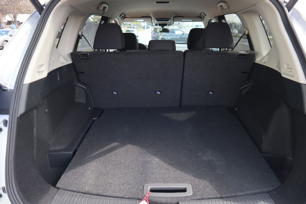 2025 Nissan Rogue SV - Photo 32
