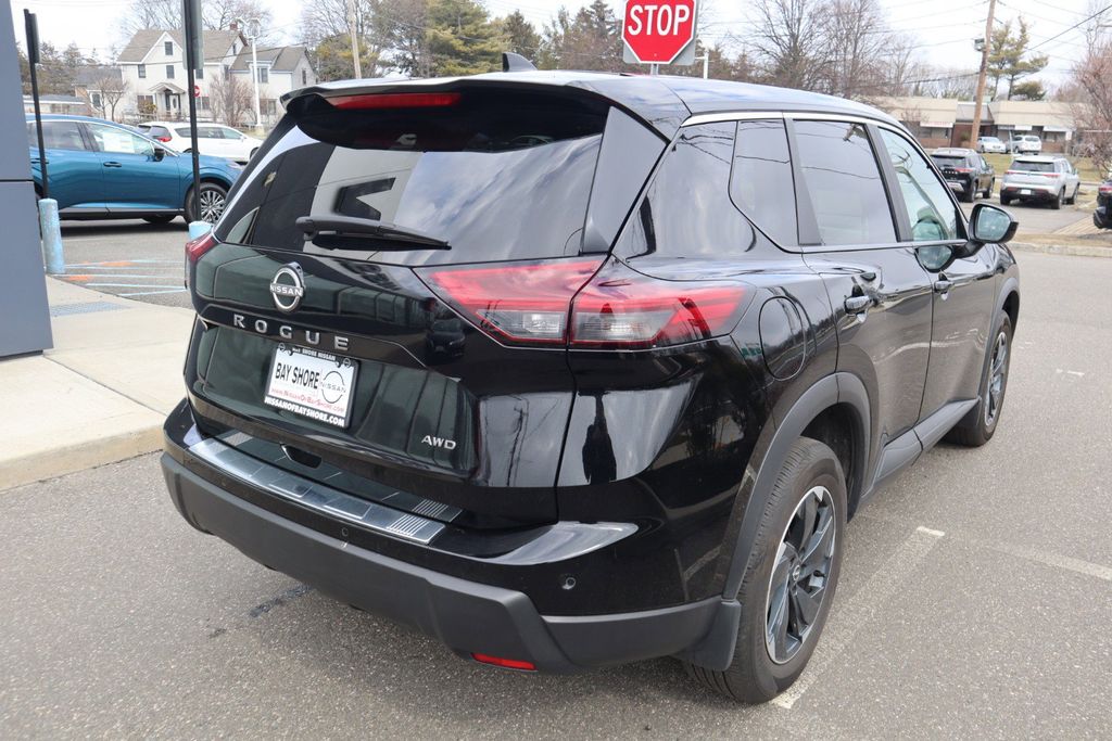2025 Nissan Rogue SV - Photo 6