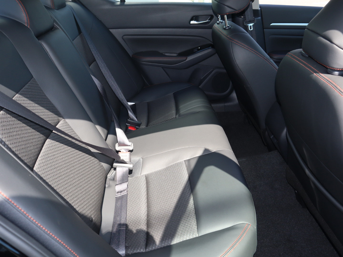 2025 Nissan Altima SR - Photo 26