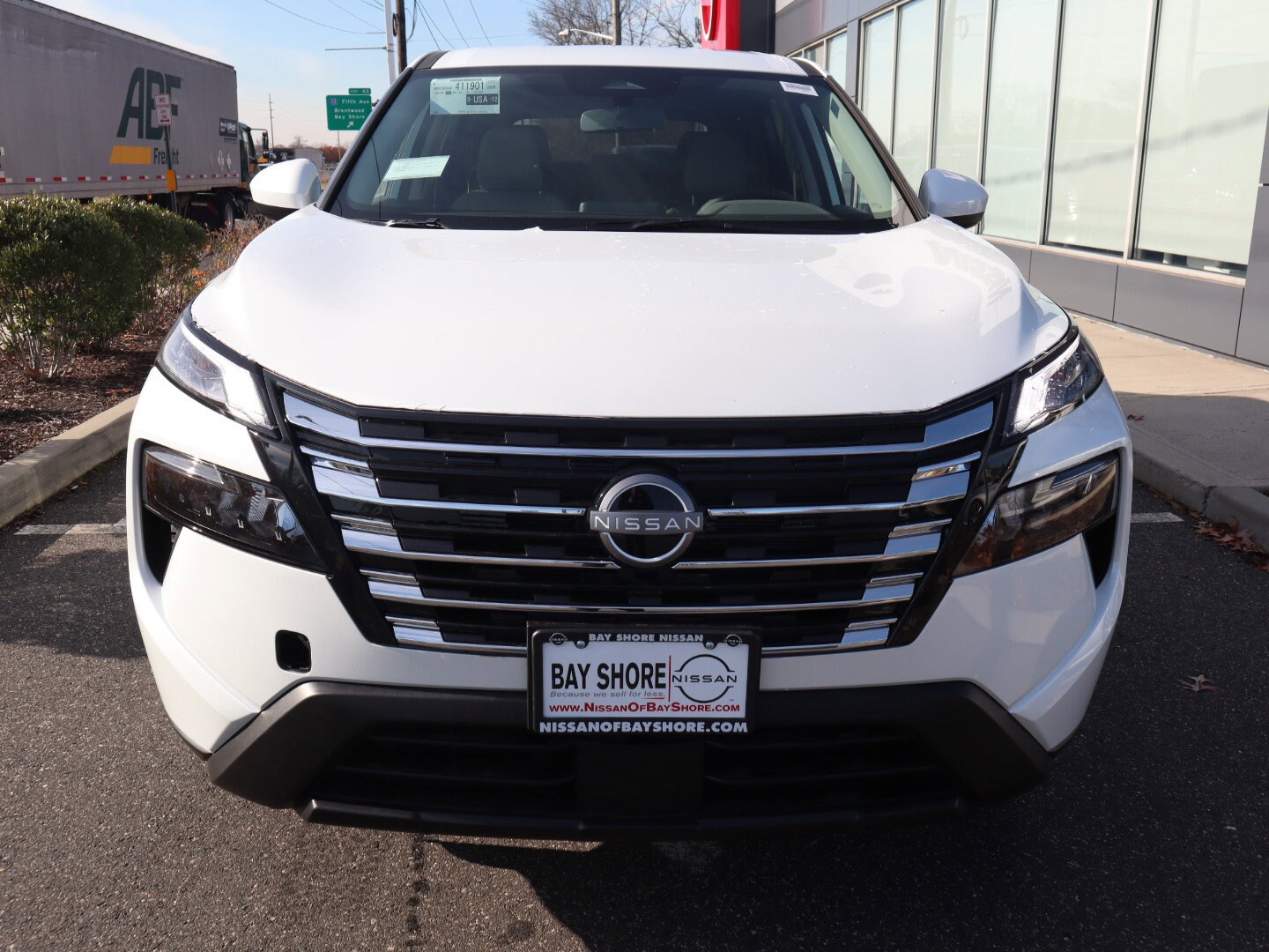 2025 Nissan Rogue SV photo 4