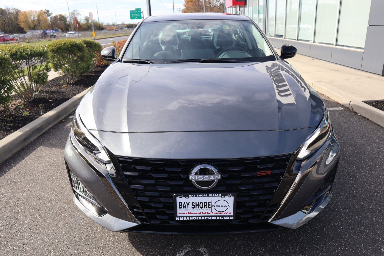 2025 Nissan Altima SR photo 3