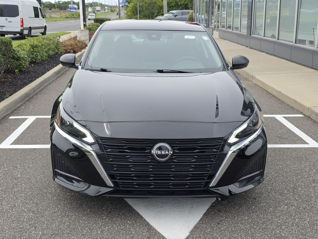 Used 2024 Nissan Altima 2.5 SV Sedan