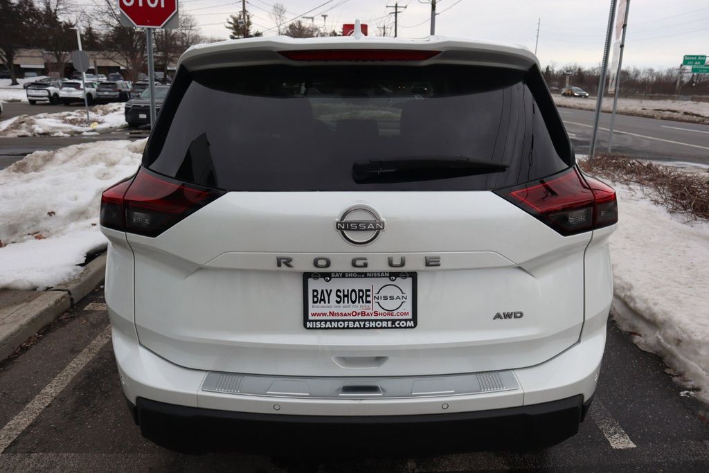 2025 Nissan Rogue SV - Photo 6