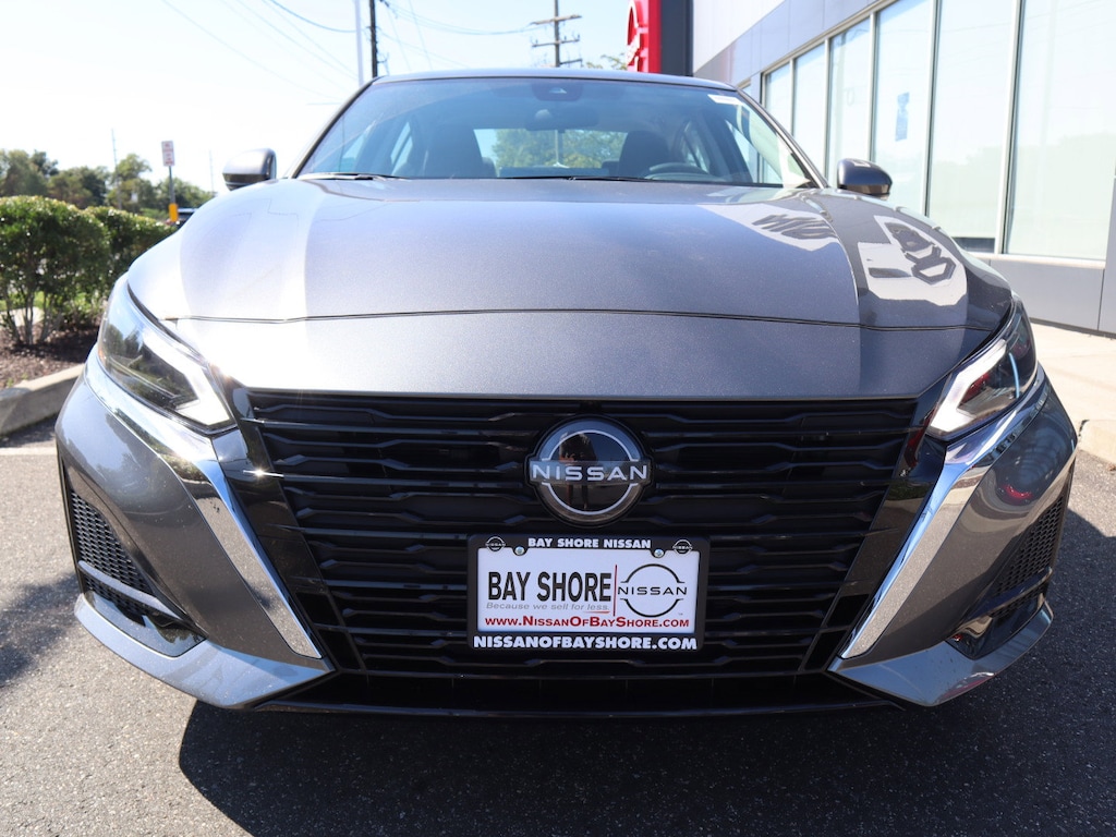 New 2025 Nissan Altima SL Sedan