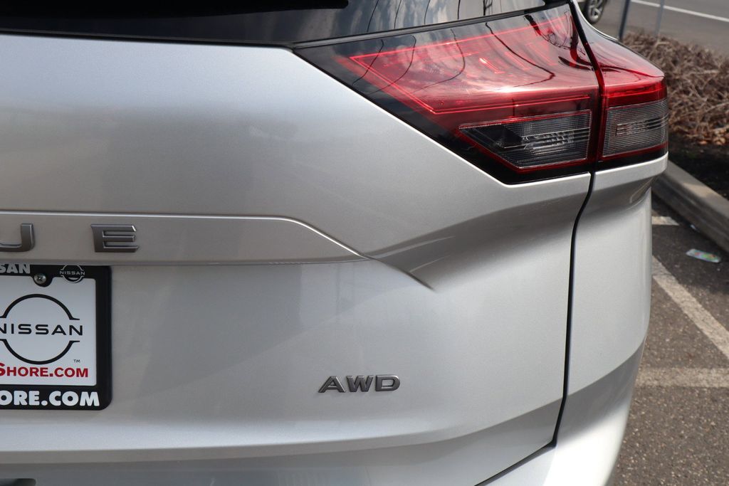 2025 Nissan Rogue SV - Photo 34
