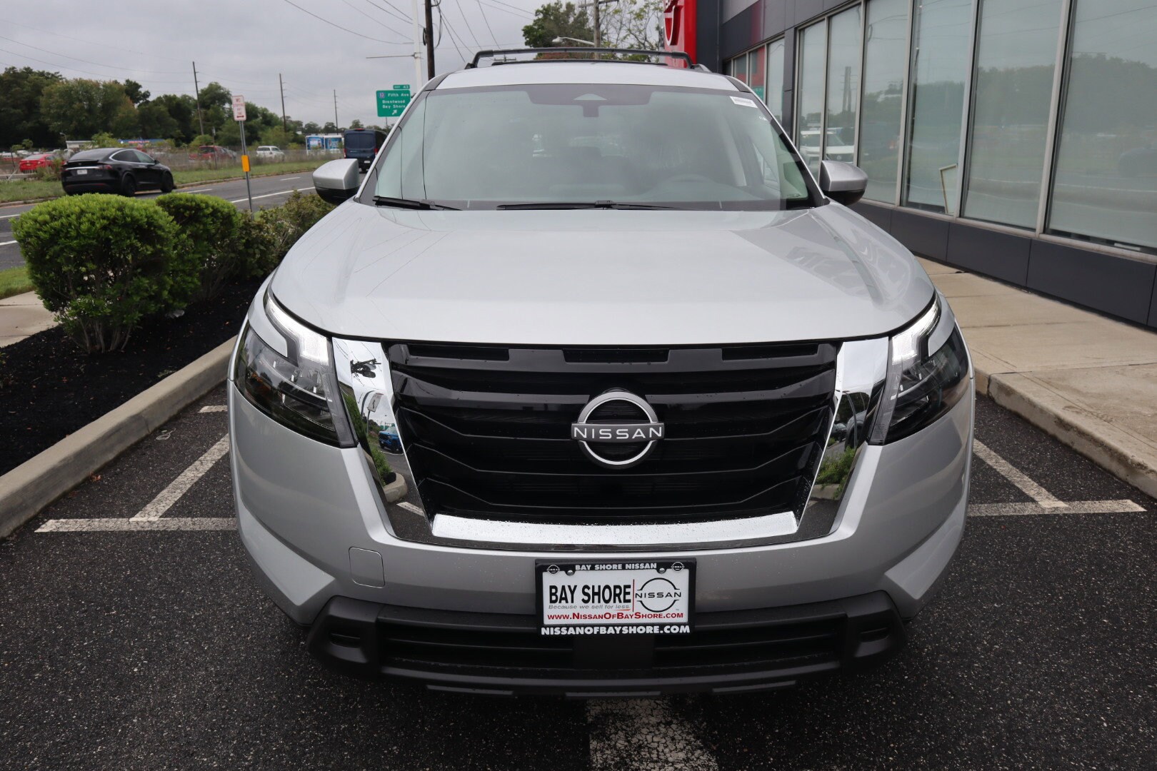2025 Nissan Pathfinder SV photo 3