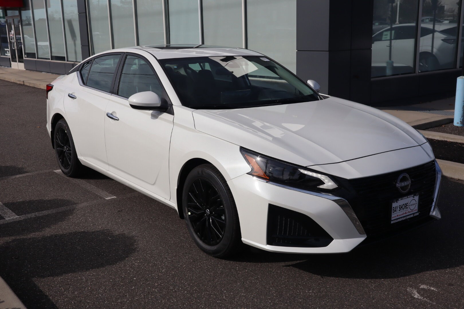 2025 Nissan Altima SV photo 2