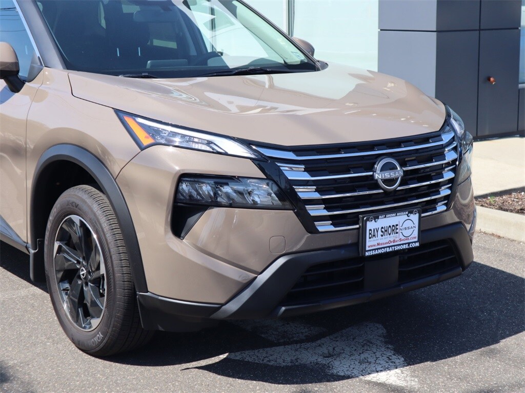 2025 Nissan Rogue SV photo 2