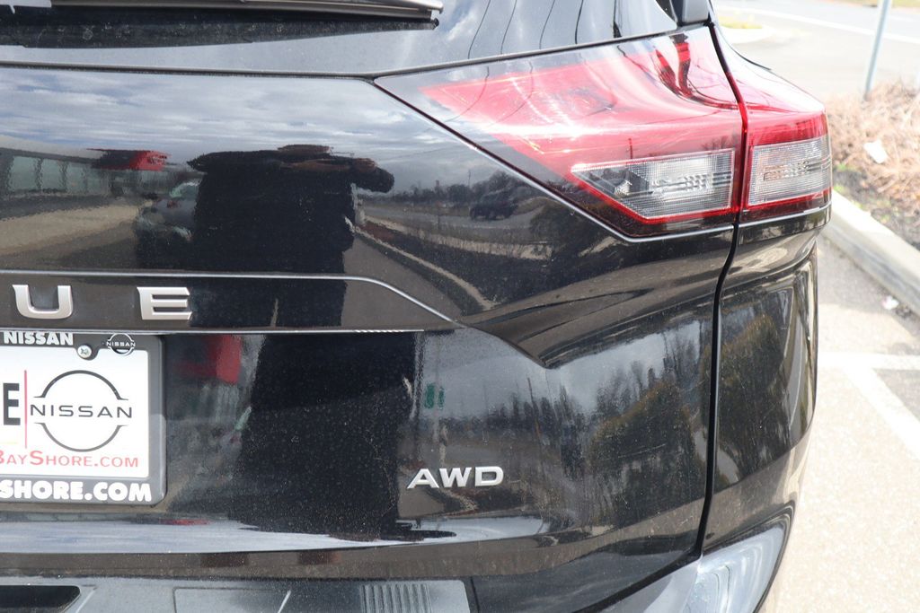 2025 Nissan Rogue SV - Photo 8