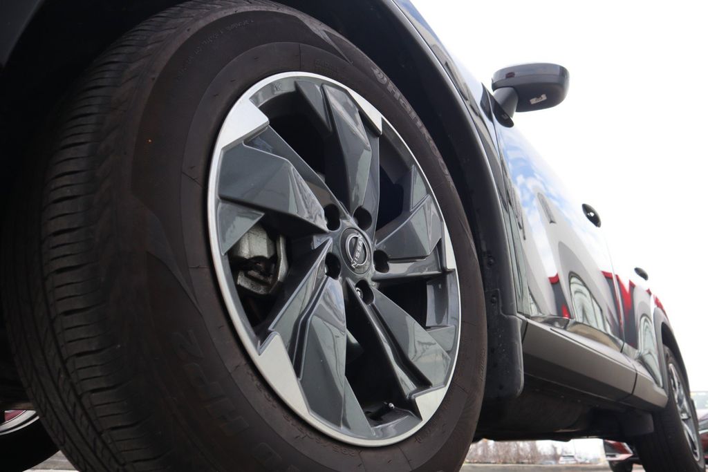 2025 Nissan Rogue SV - Photo 10