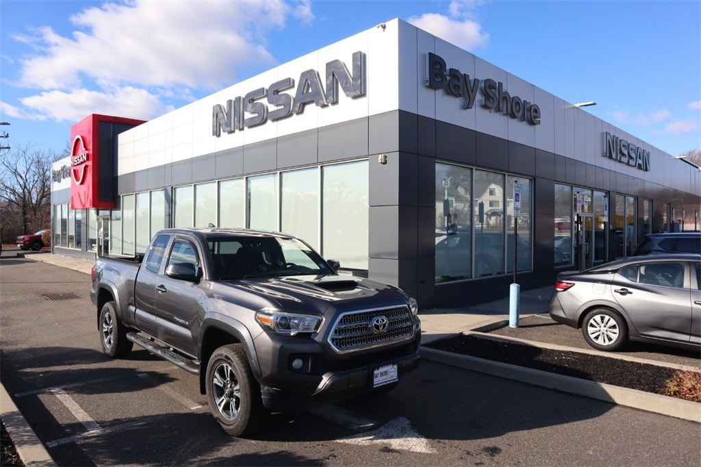 2017 Toyota Tacoma TRD Sport's photo