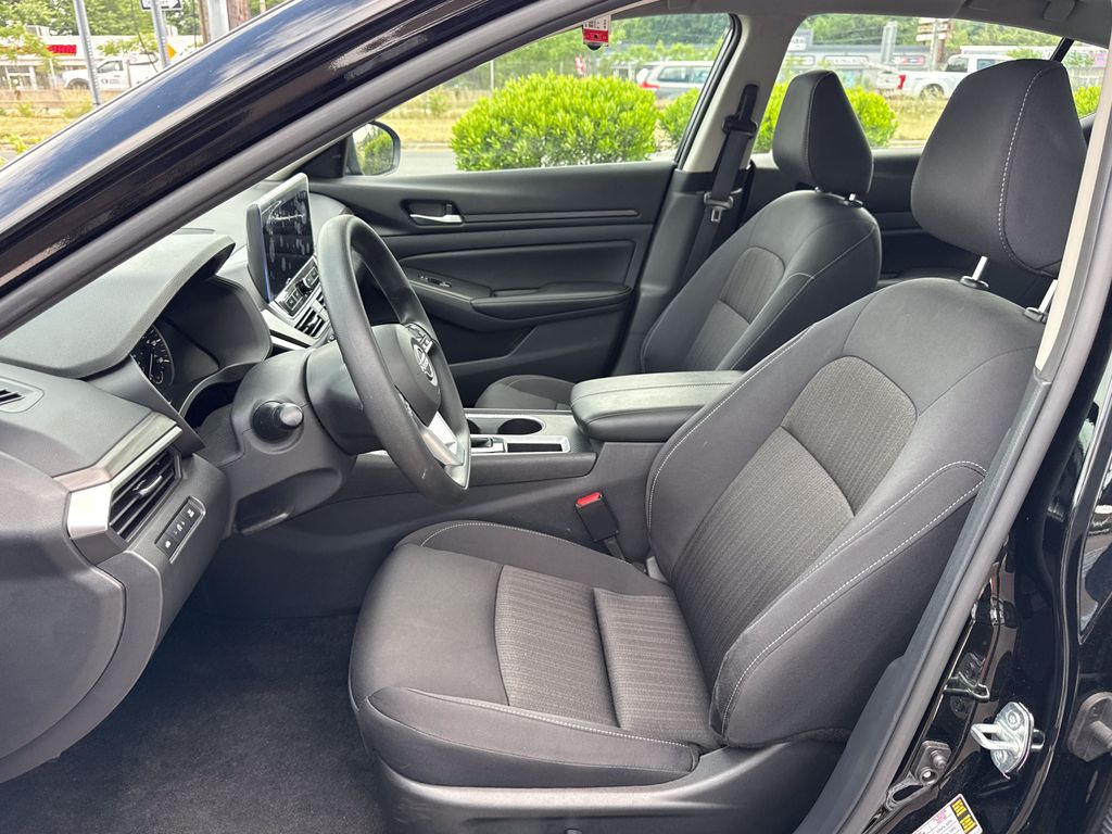 2025 Nissan Altima SV - Photo 18