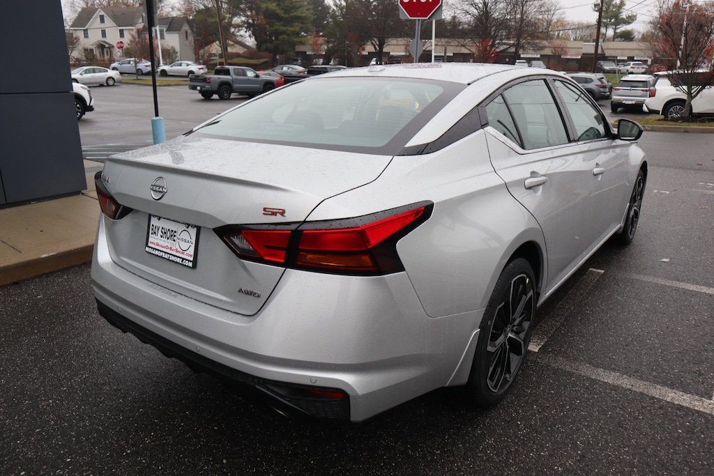New 2025 Nissan Altima SR Sedan