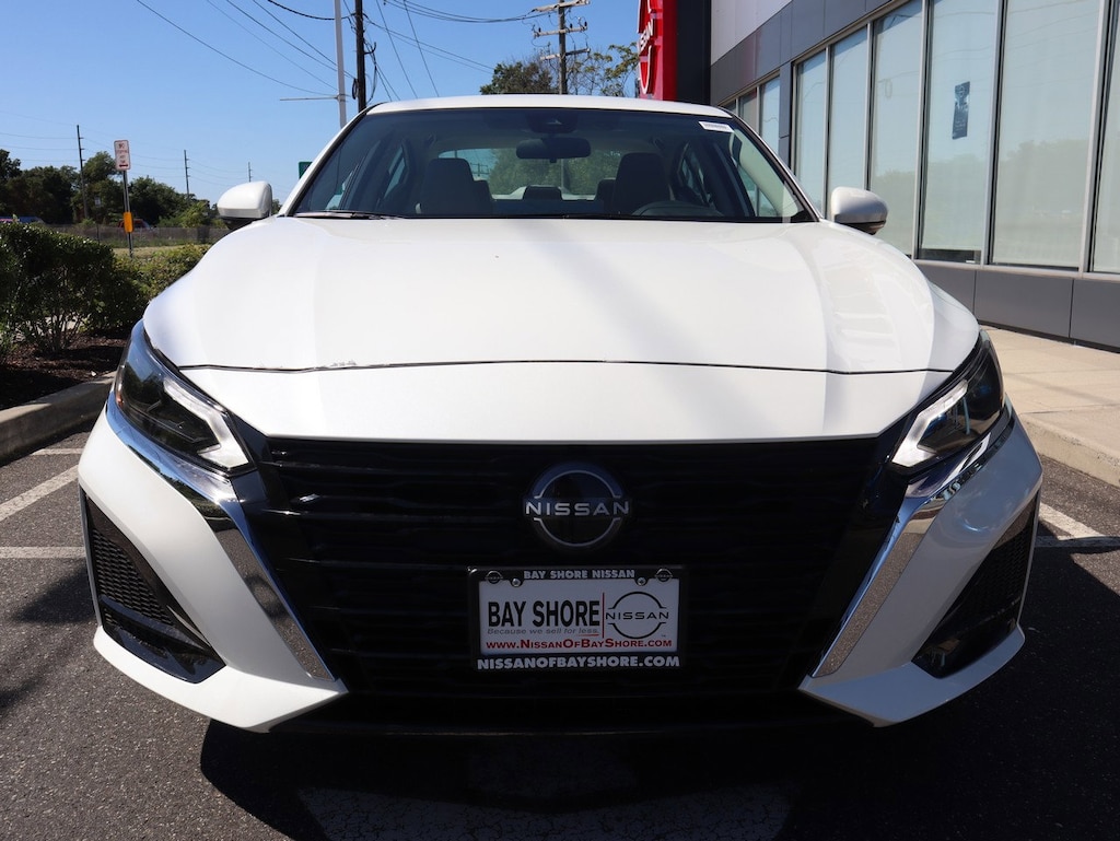 New 2025 Nissan Altima SL Sedan