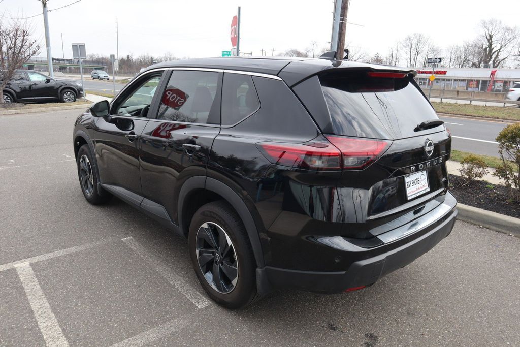 2025 Nissan Rogue SV - Photo 8