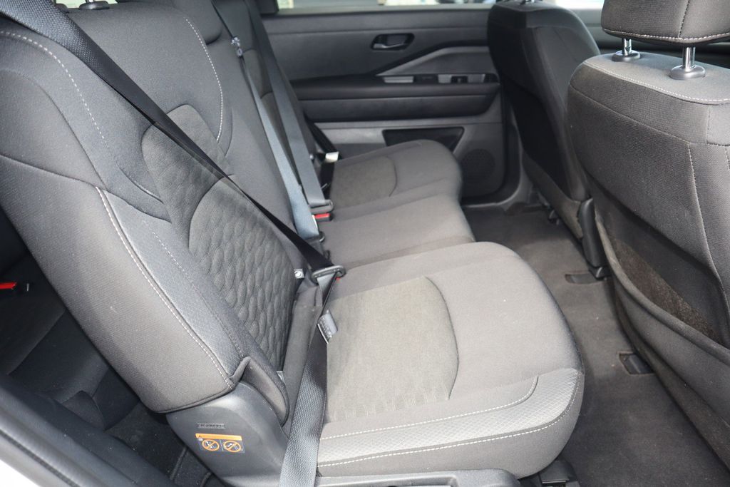 2024 Nissan Pathfinder S - Photo 29