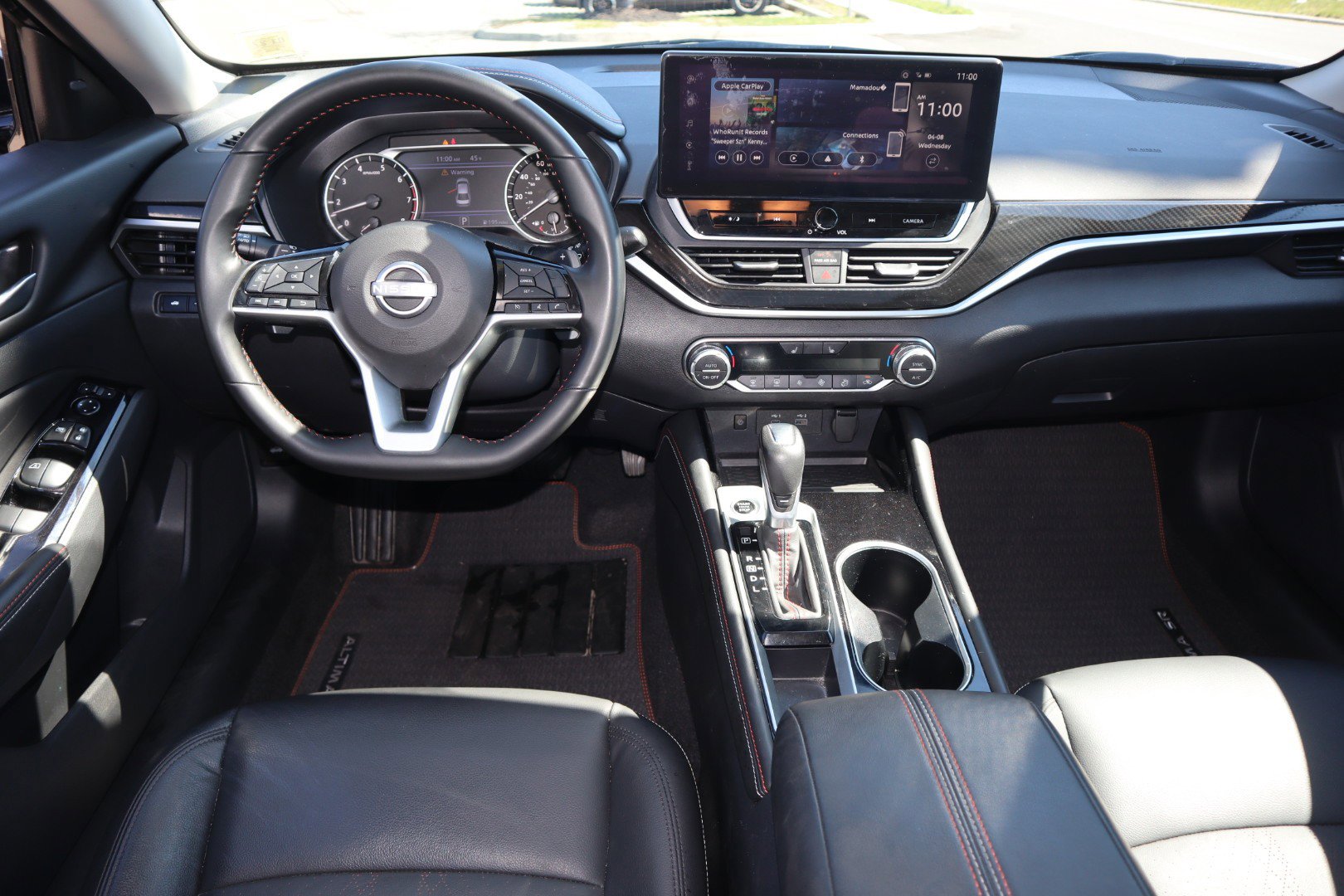 2025 Nissan Altima SR - Photo 15