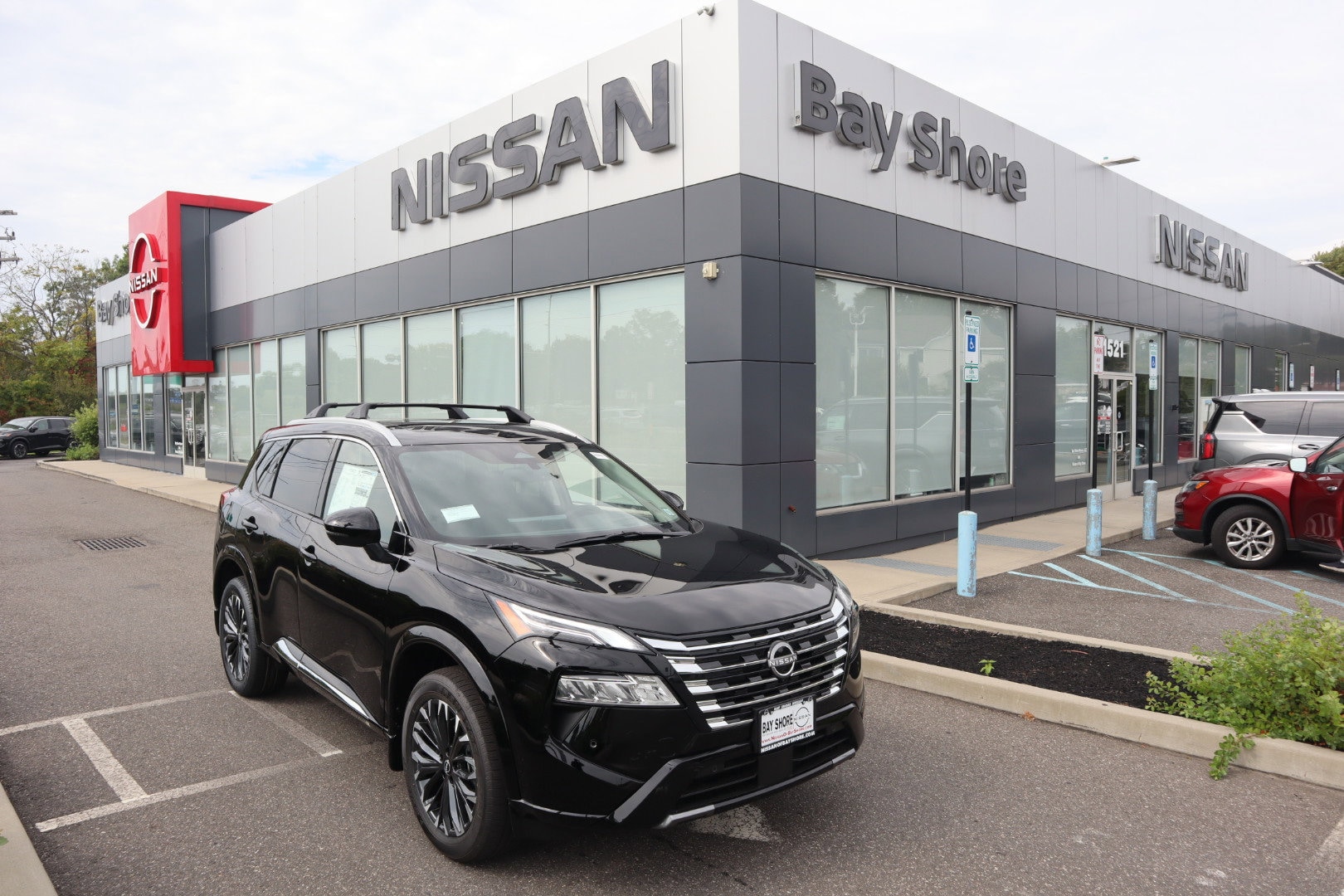 2026 Nissan Rogue Platinum's photo