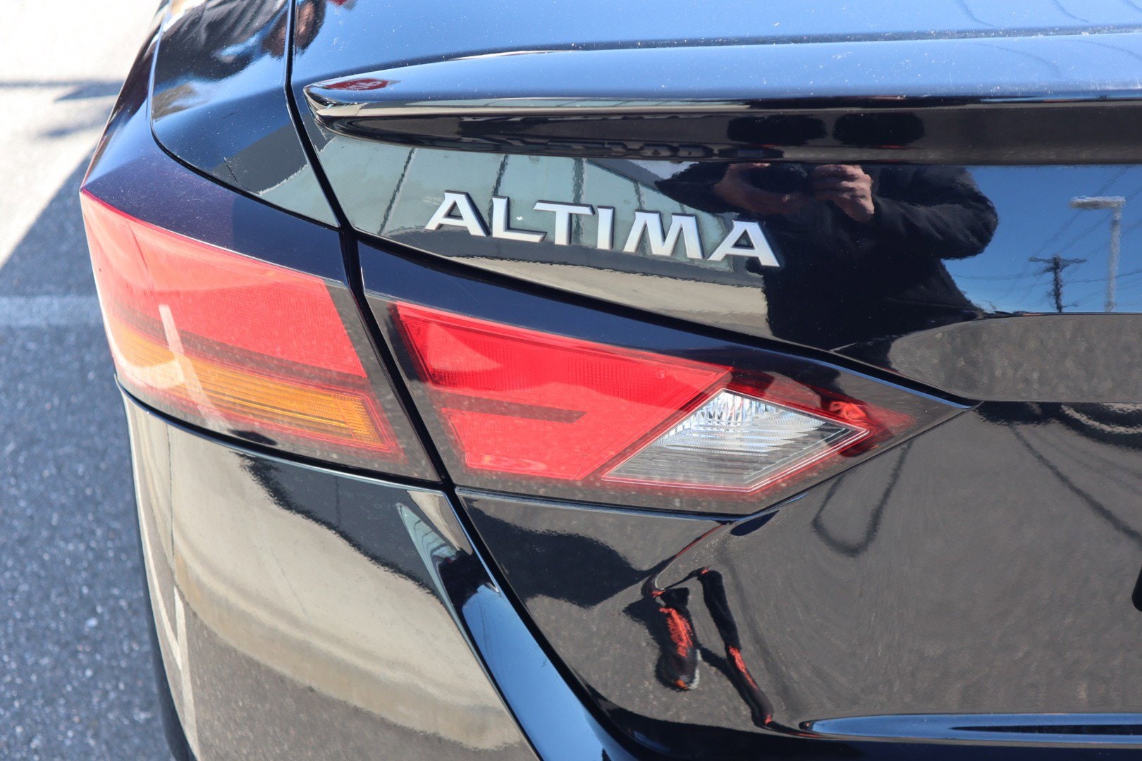 2025 Nissan Altima SR - Photo 25
