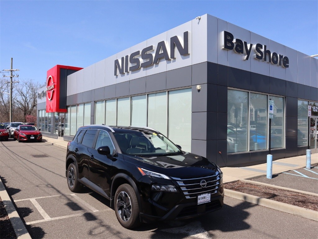 2025 Nissan Rogue SV photo 2
