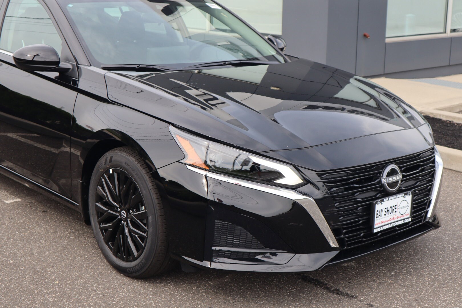 2025 Nissan Altima SV photo 4