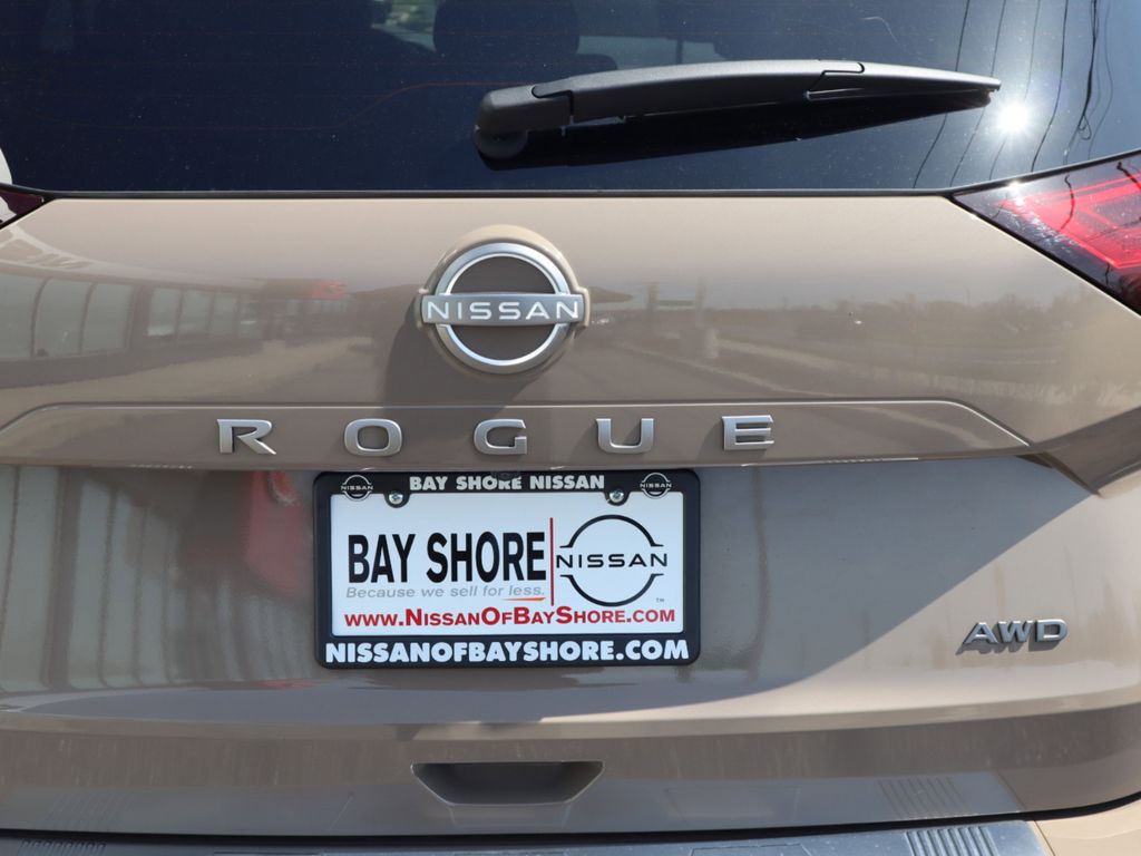 2025 Nissan Rogue SV - Photo 29