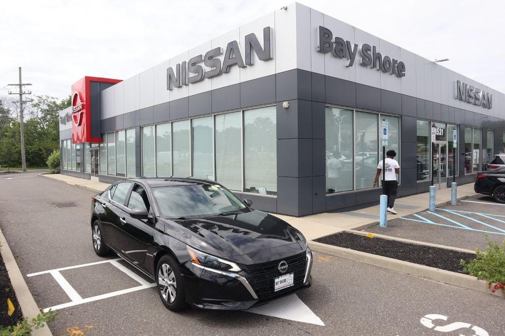 2025 Nissan Altima S - Photo 1