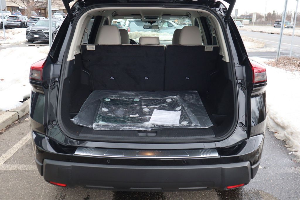 2025 Nissan Rogue SV - Photo 27