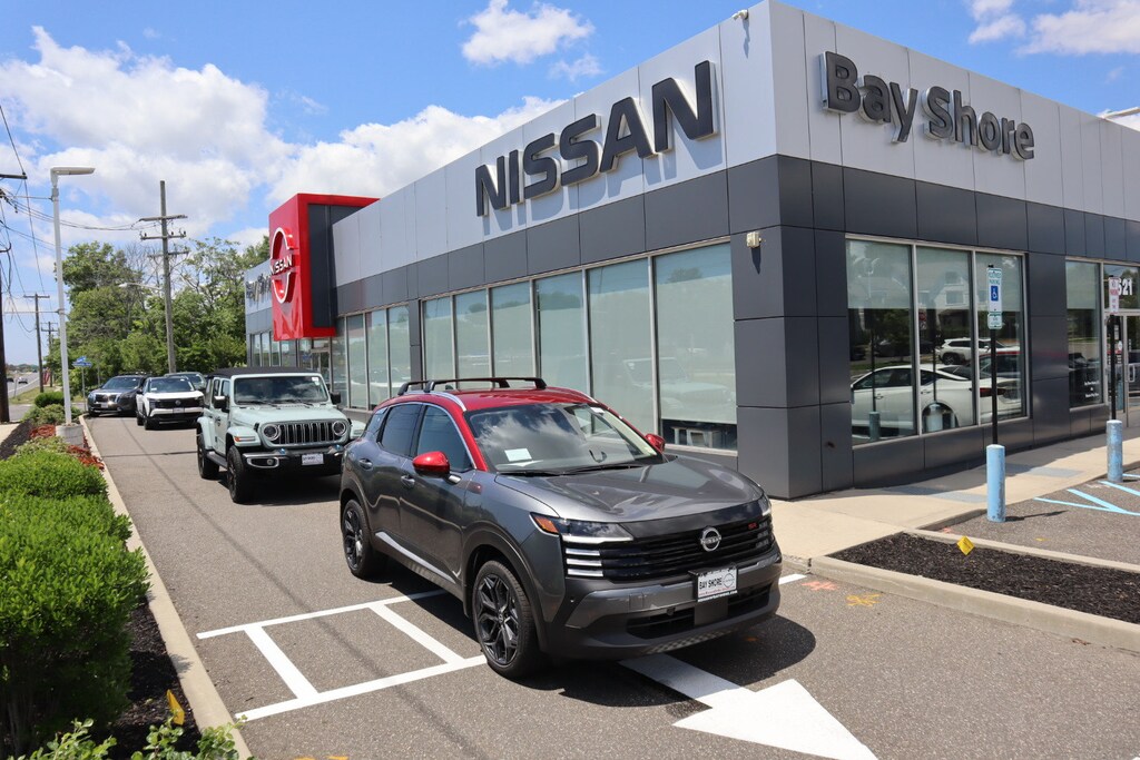 New 2026 Nissan Kicks SR SUV
