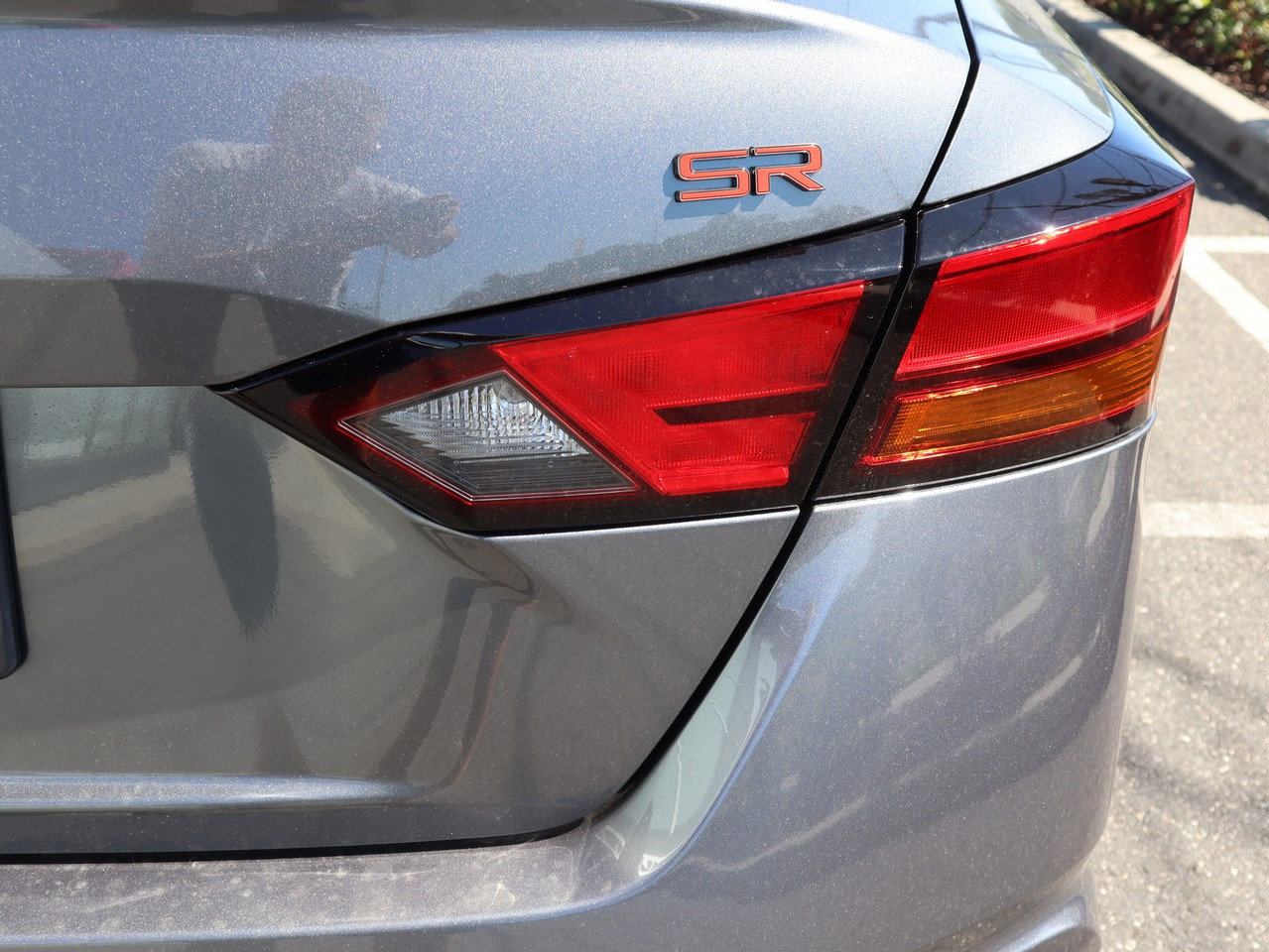 2025 Nissan Altima SR - Photo 11