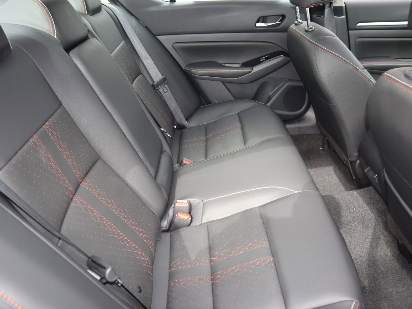 2025 Nissan Altima SR - Photo 20