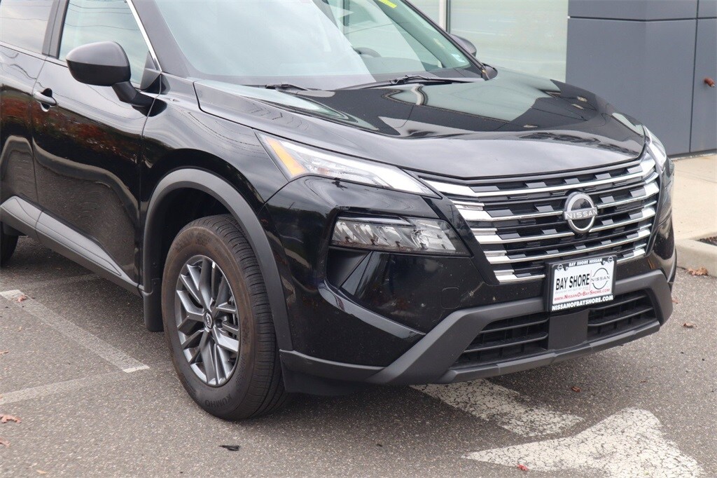 2025 Nissan Rogue S photo 4