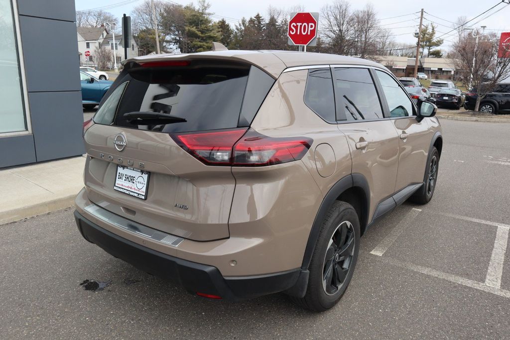 2025 Nissan Rogue SV - Photo 6