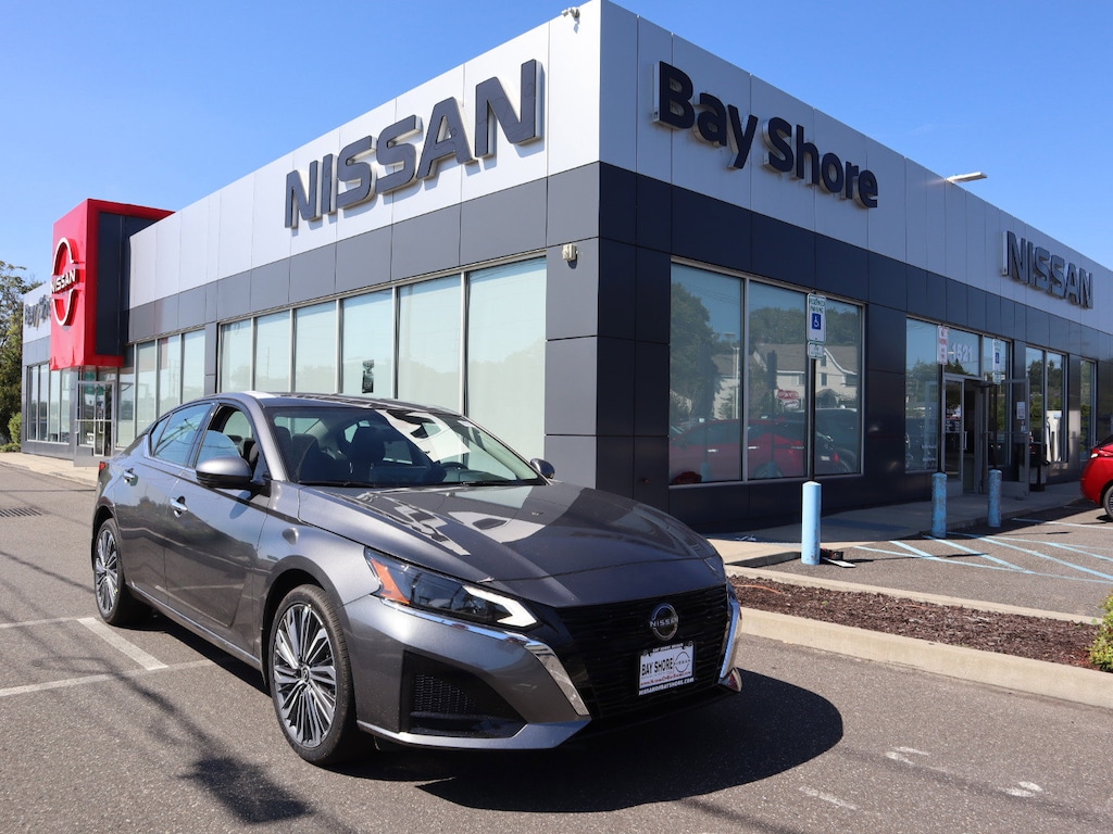 New 2025 Nissan Altima SL Sedan