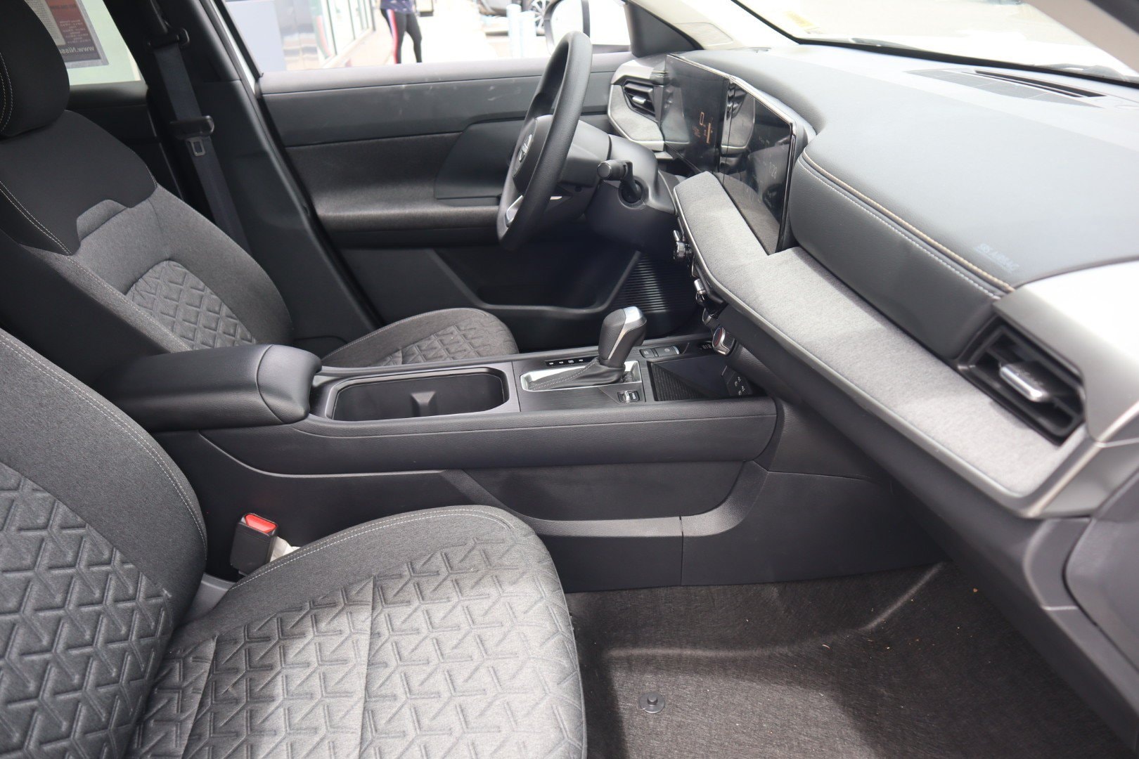 2025 Nissan Kicks SV - Photo 25