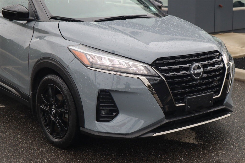 2022 Nissan Kicks SR photo 4