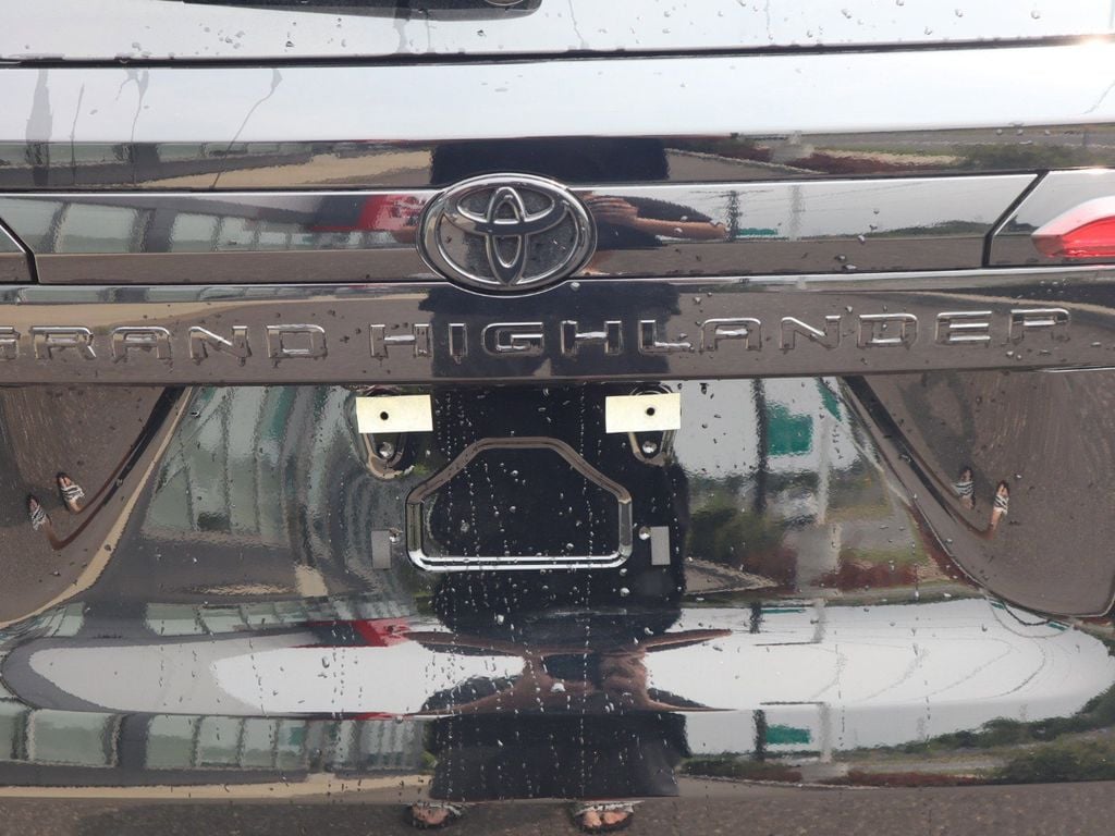 2025 Toyota Grand Highlander LE - Photo 38