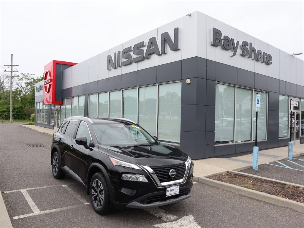 2022 Nissan Rogue SV photo 2