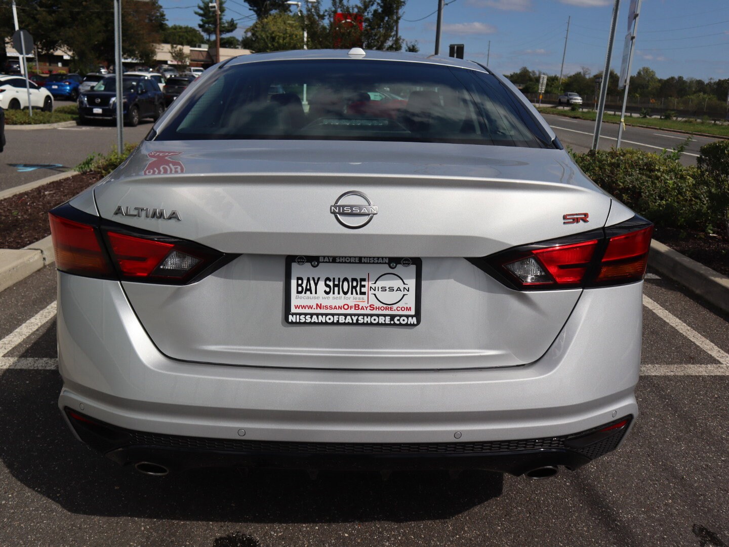 2025 Nissan Altima SR photo 2