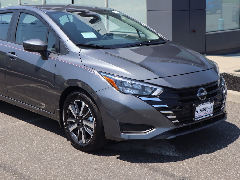 New 2025 Nissan Versa 1.6 SV Sedan