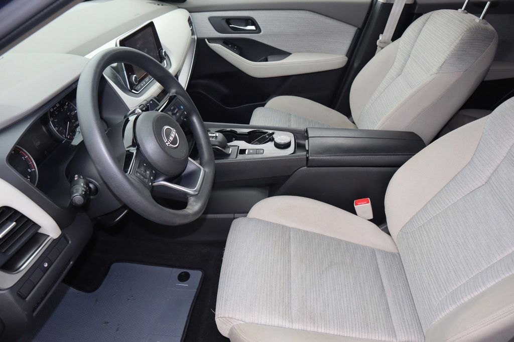2023 Nissan Rogue SV - Photo 13