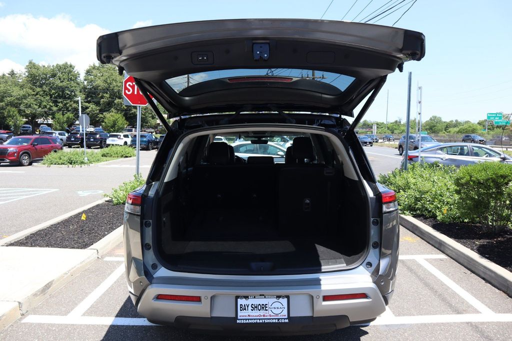 2023 Nissan Pathfinder SL - Photo 26