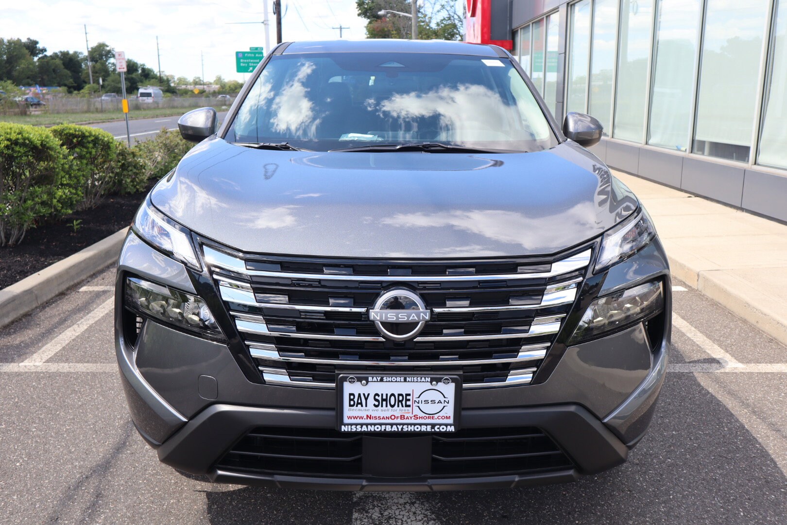 2026 Nissan Rogue SV photo 2