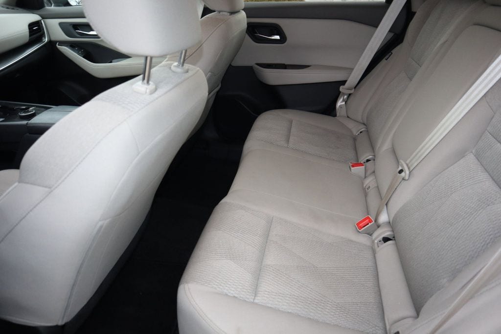 2025 Nissan Rogue SV - Photo 16
