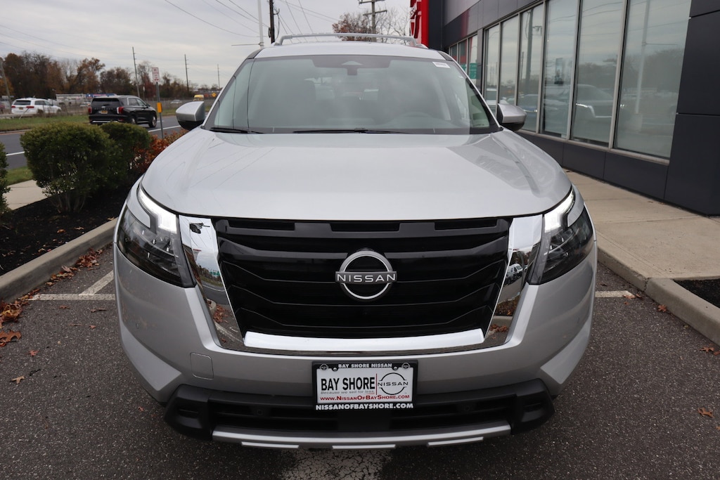 New 2025 Nissan Pathfinder SL SUV